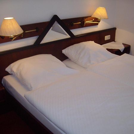Hotel Am Bahnhof Stendal Ngoại thất bức ảnh