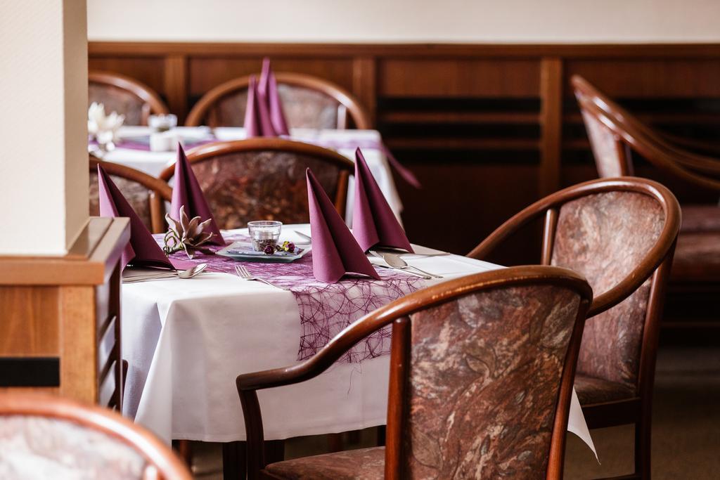 Hotel Am Bahnhof Stendal Ngoại thất bức ảnh