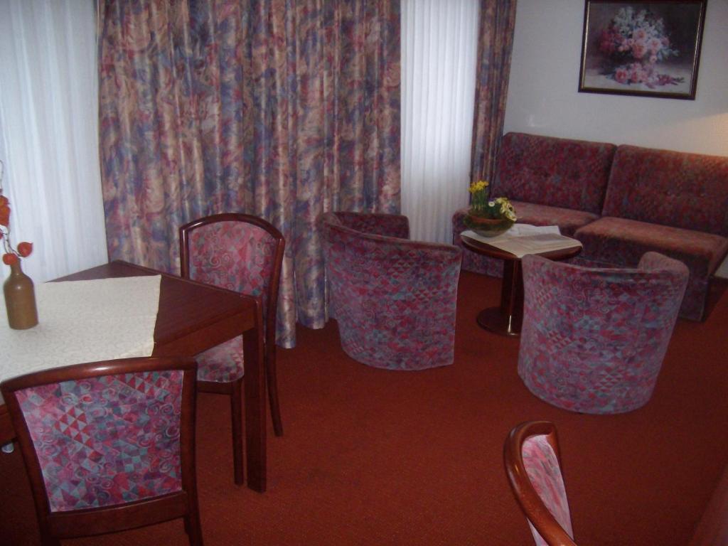 Hotel Am Bahnhof Stendal Phòng bức ảnh
